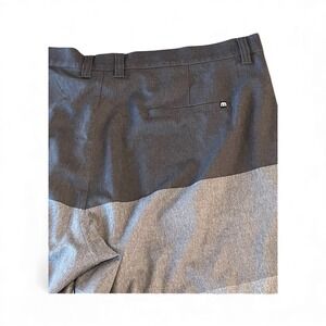 Travis Mathew Performance Shorts Mens 42 Gray Colorblock‎ 9.5"